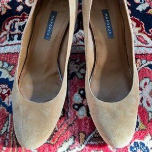 Margaux Handmade Shoes 41.5B The Heel Tan Neutral Suede Pump Classic Luxury